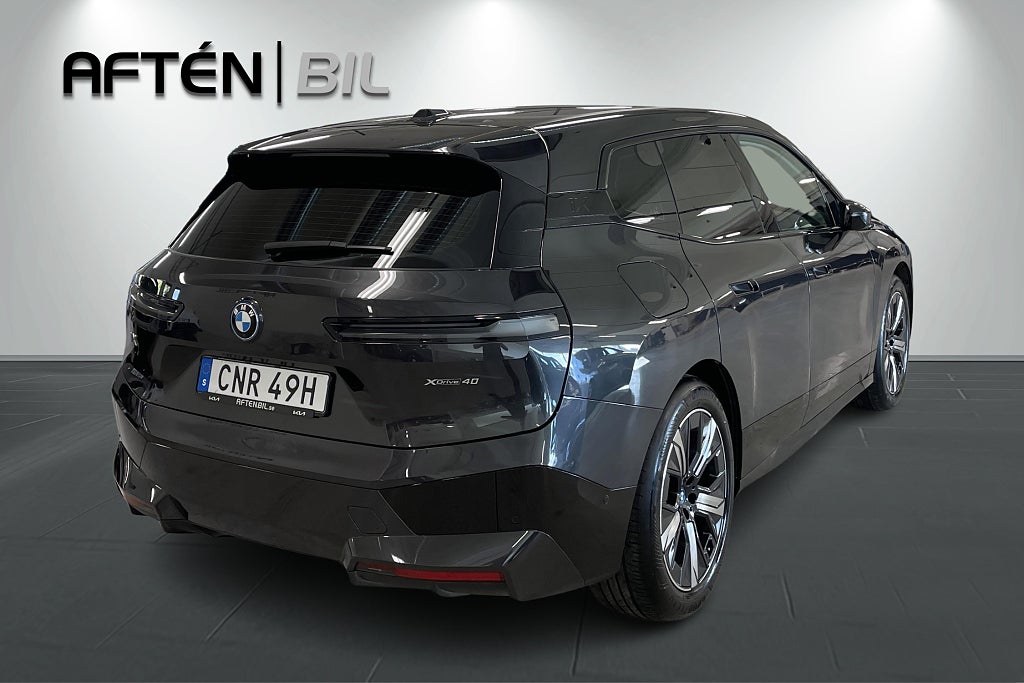 BMW iX xDrive40, 326ps, 2024