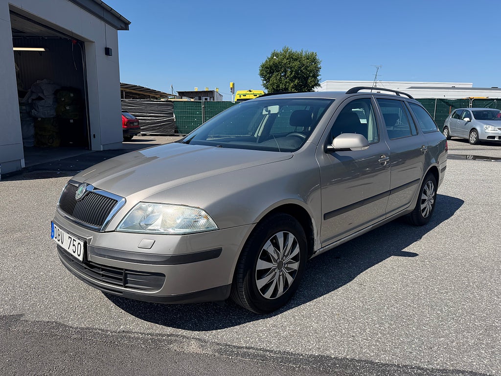 Skoda Octavia Škoda Octavia Kombi 1.6 Nybesiktigad 