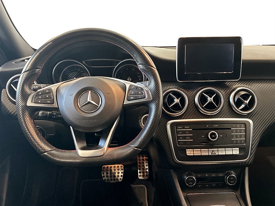 Bild på Mercedes-Benz A180 AMG Line 122hk Aut SPORTSTOLAR BLUETOOTH