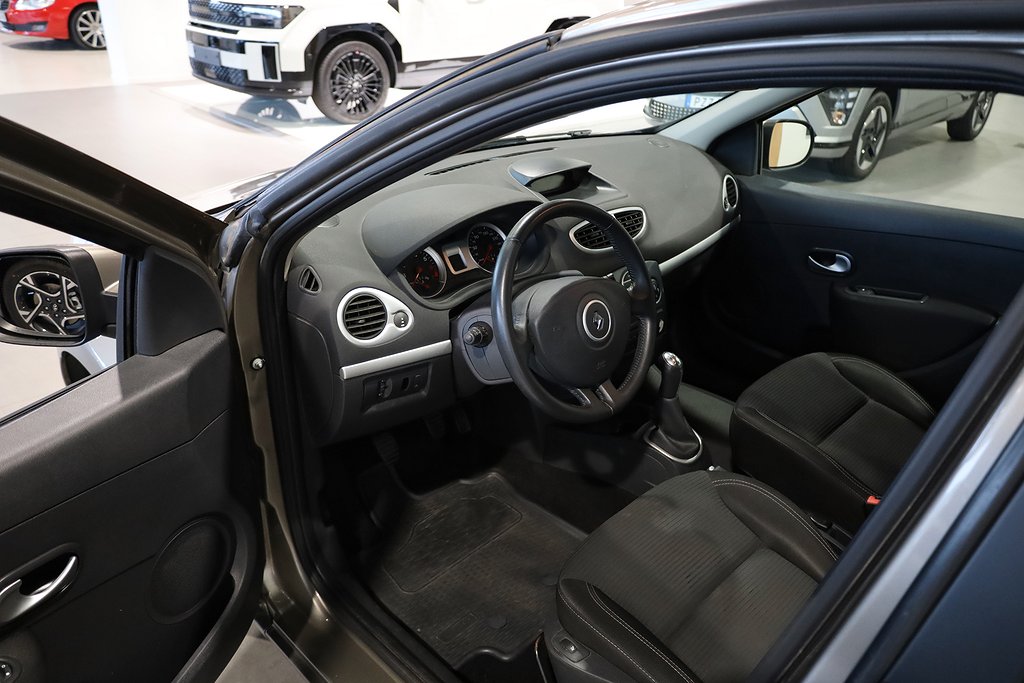 Renault Clio 1,2 75hk 5-dörrars Motorvärmare Nybesiktad 2013