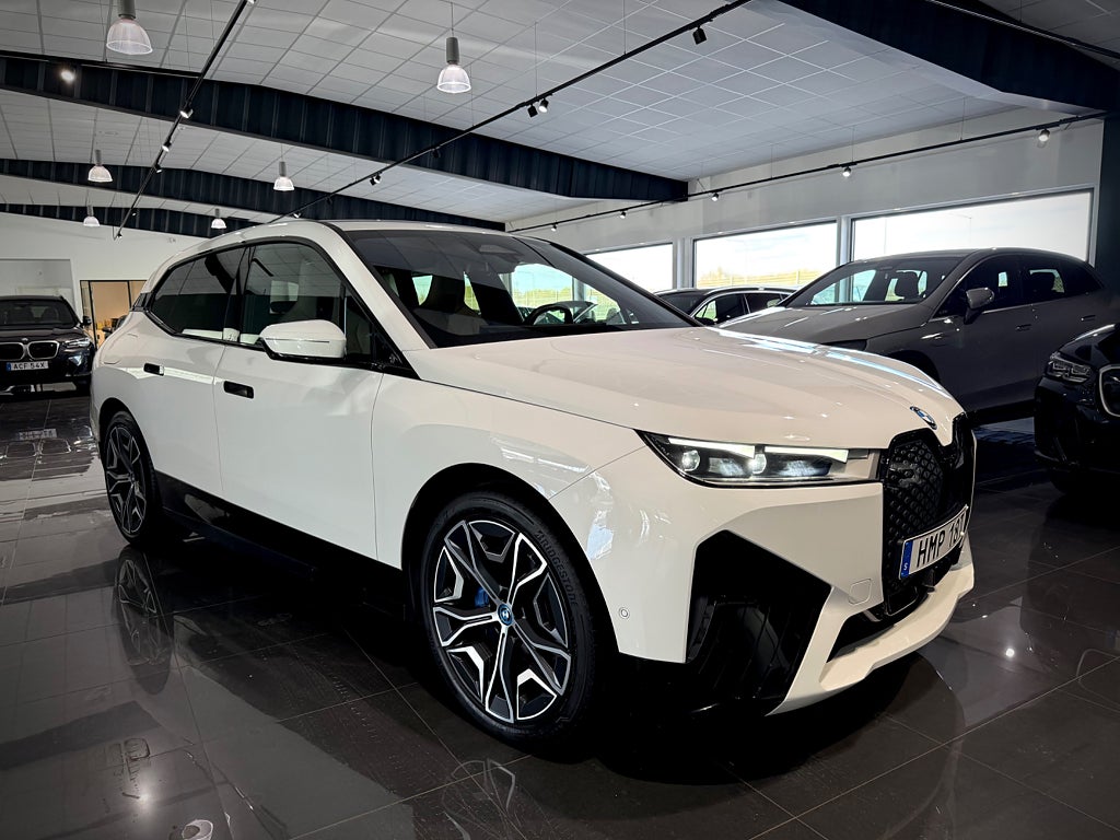 BMW iX xDrive40 Comfort Sport line 326 hk - bild 19