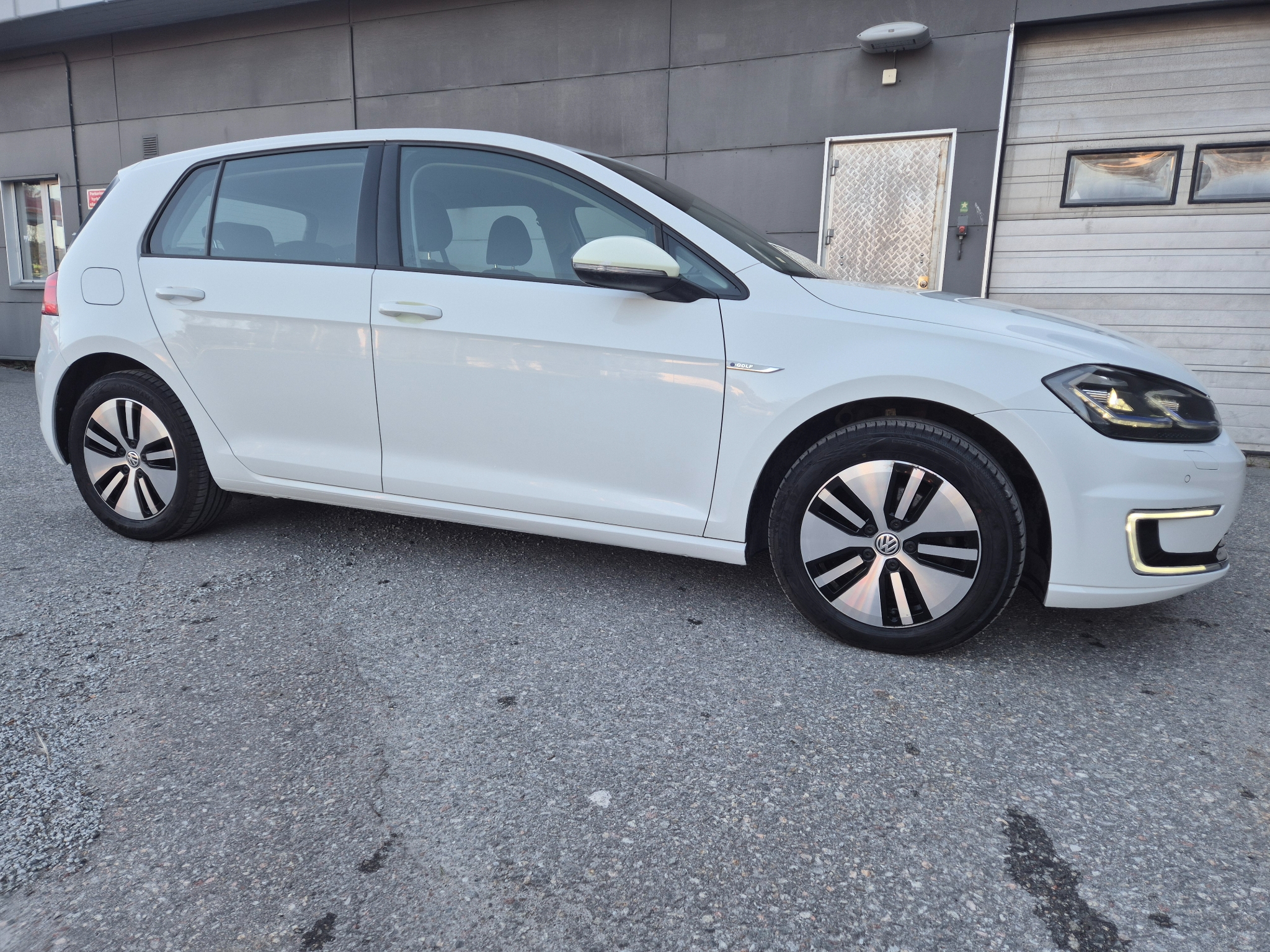 Volkswagen E-Golf Euro SÅLD 2018, bild 3/42