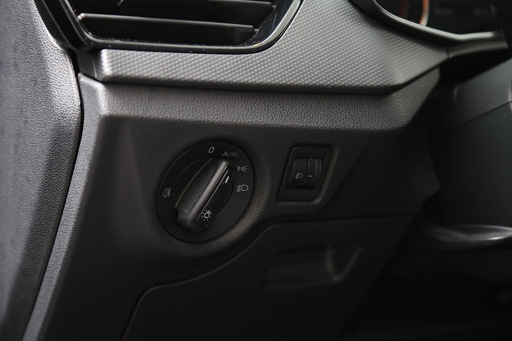 Skoda Kamiq 1,0 TSI Ambition 115hk Kamera CarPlay Drag 2020