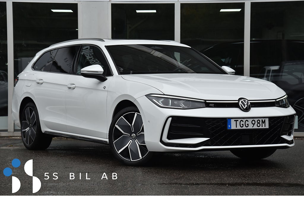 Volkswagen Passat eHybrid R-LINE MOMS PANO VÄRM DRAG ADAPTIV 272HK 