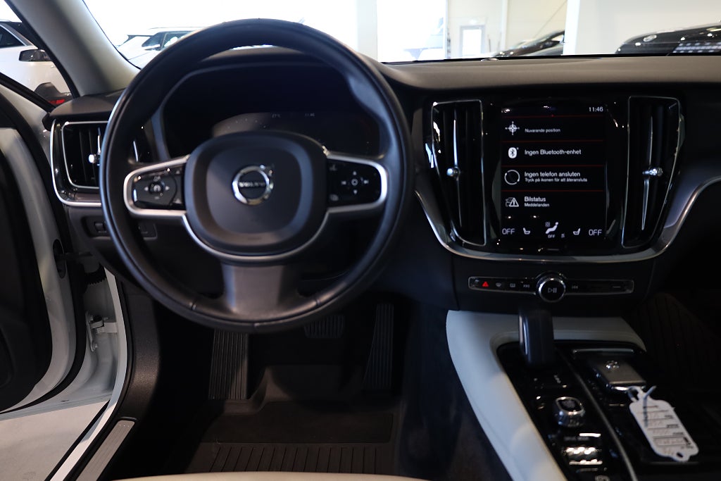 Volvo V60 T8 Twin Engine 392hk AWD Momentum Advanced | Skinn | 2020