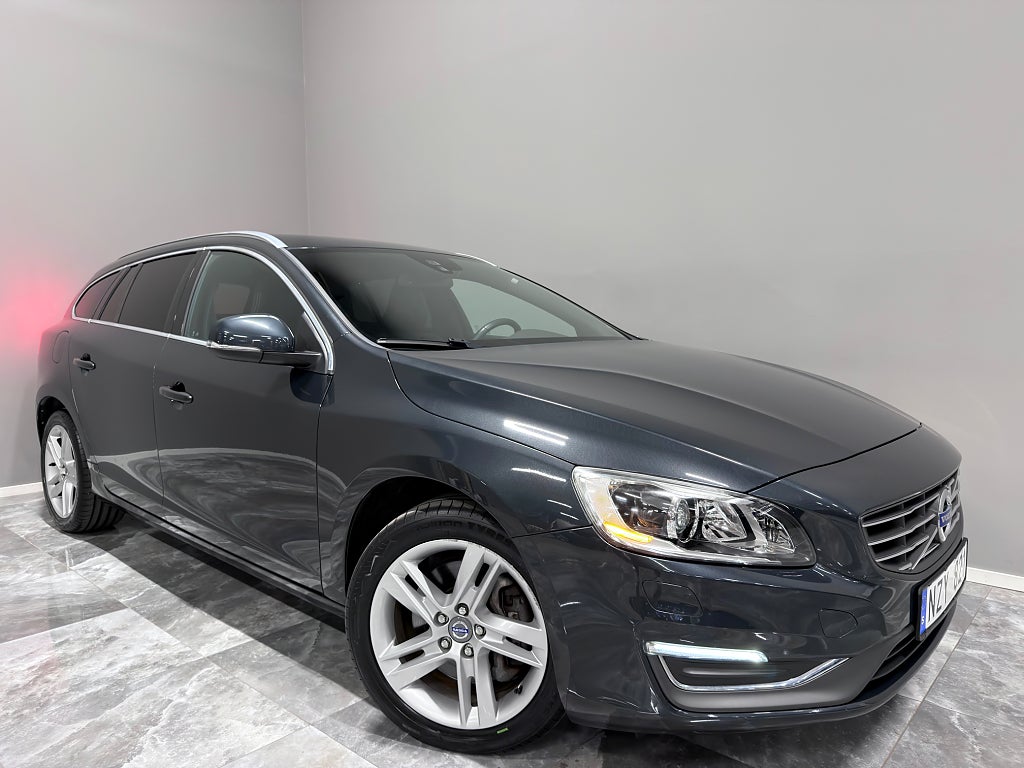 Volvo V60 D5 Summum/Drag/Skinn/Värmare/1Ägare/ "Reserverad"