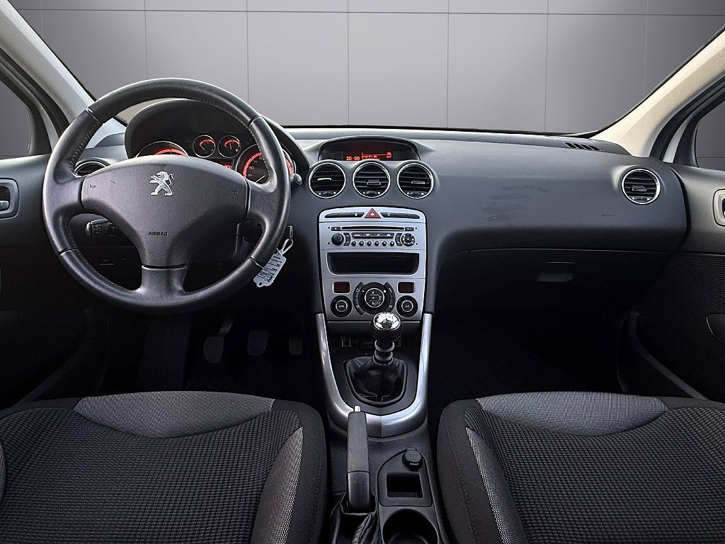 Peugeot 308 5-dörrar 1.6 e-HDi FAP Vinterhjul  - miniatyr 9