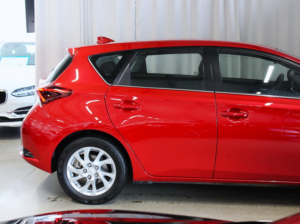 Toyota Auris Hybrid e-CVT Active, Toppskick *2817 mil* S&V-hjul