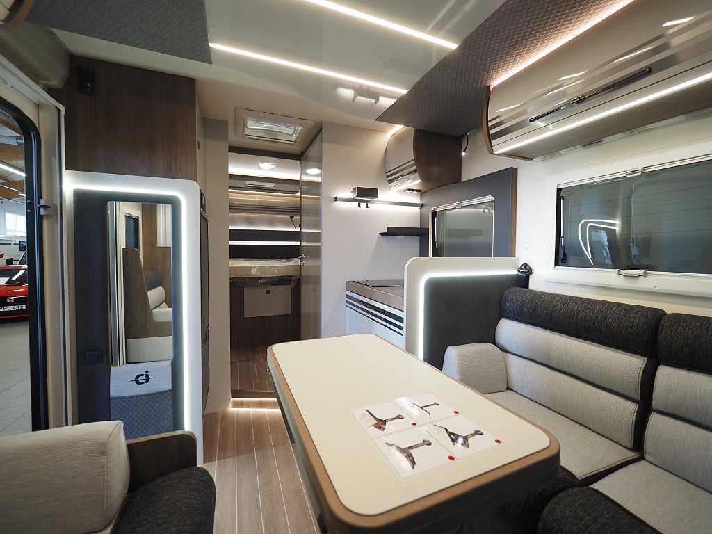 Ci Magis 67 XT  Aut I Solcell I Backkamera I Queensbed