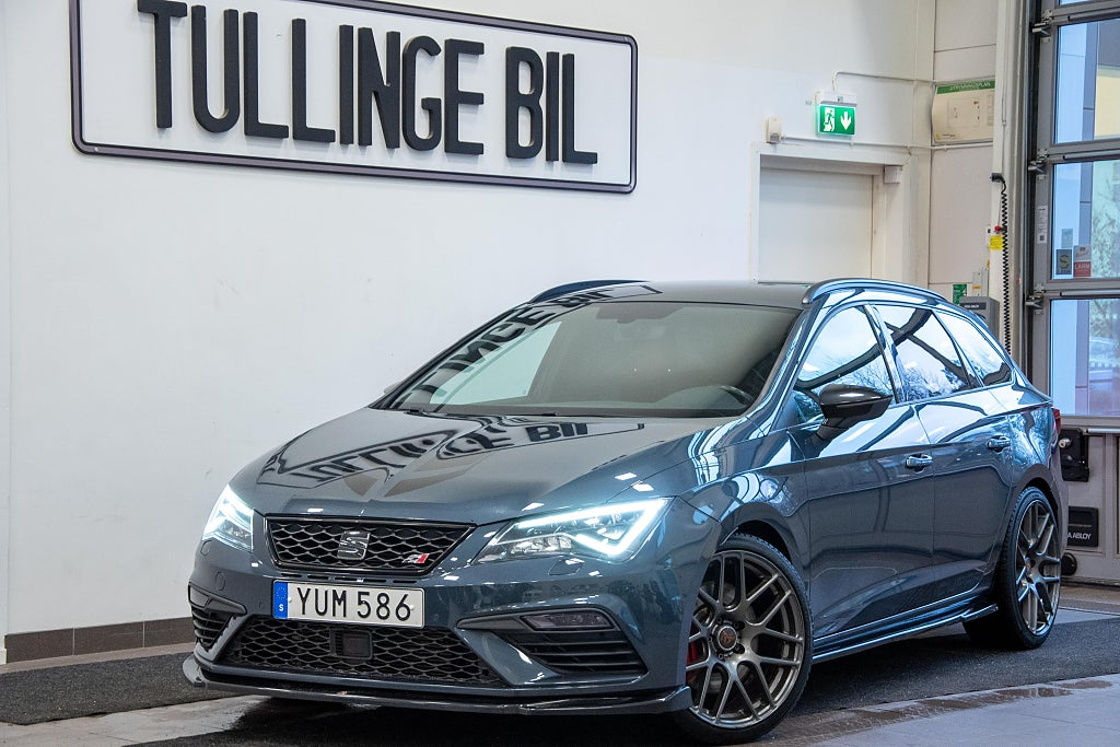 Seat Leon ST Cupra ST 4D DCC Beats Cockpit Milltek Maxton 19”