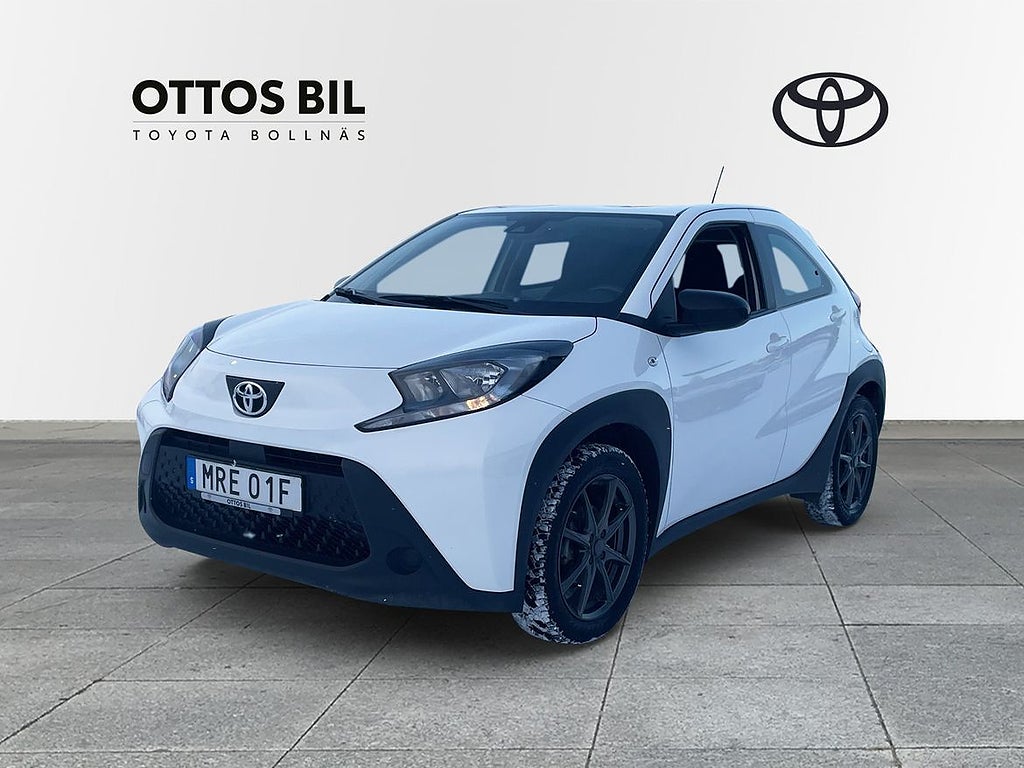 Toyota Aygo X 1.0 VVT-i CVT, 72hk - Play / V-hjul (OBS 4,95% RÄN...