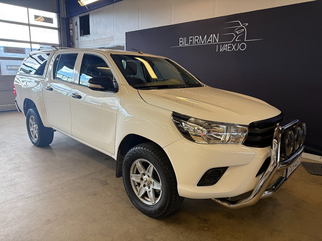 Toyota Hilux Dubbelhytt 2.4 AWD Euro 6 *MOMS*