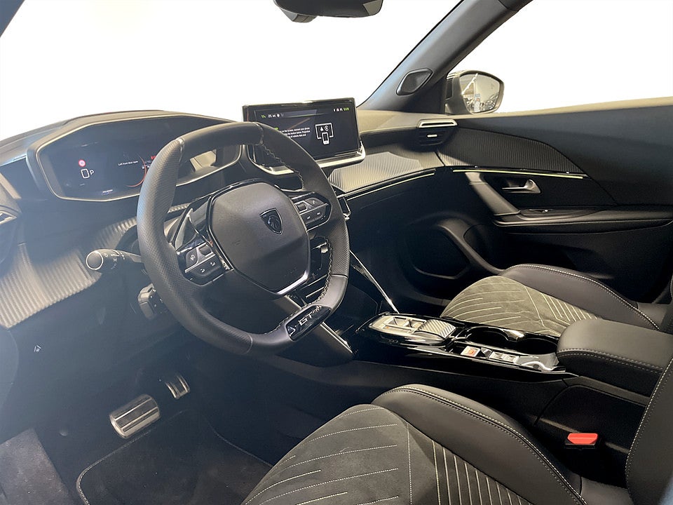 Bild på Peugeot 2008 GT 1.2 PT 130hk Aut B-KAMERA CARPLAY
