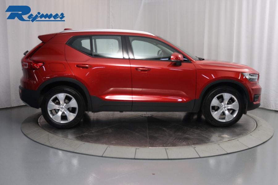 Volvo XC40 T2 FWD Momentum 2021, kuva 3/46