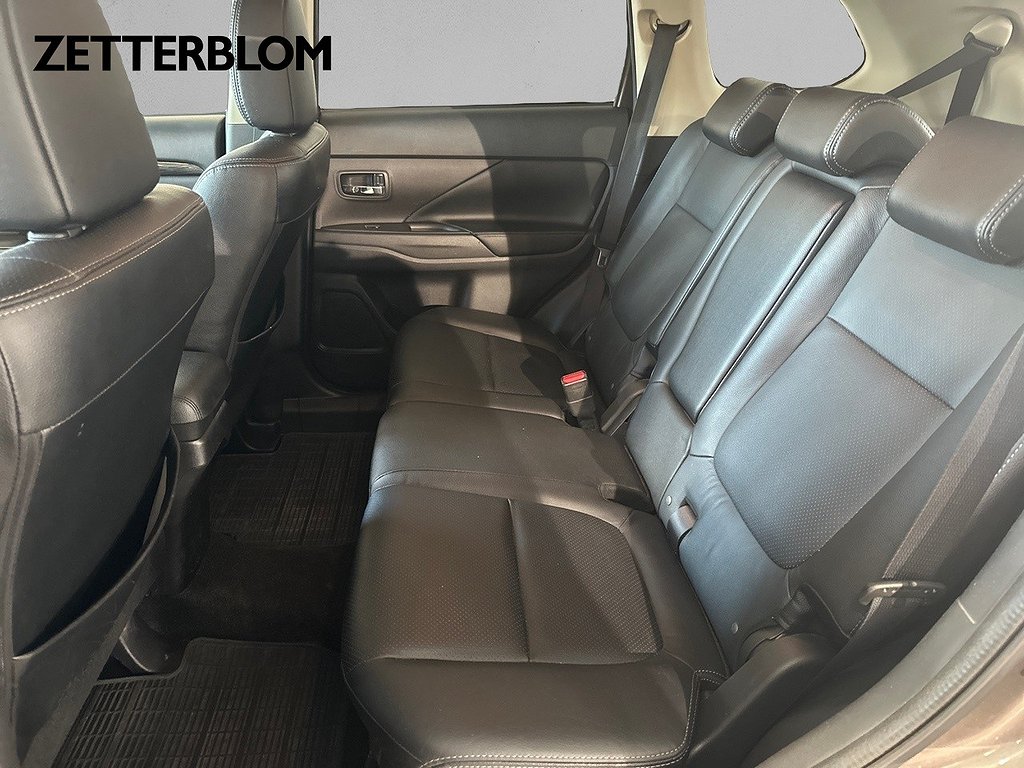 SUV Mitsubishi Outlander 9 av 18