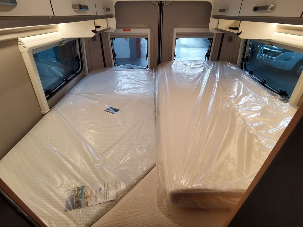 Weinsberg 630  Carabus ME Edition Fire , automat,  långbädd thumbnail