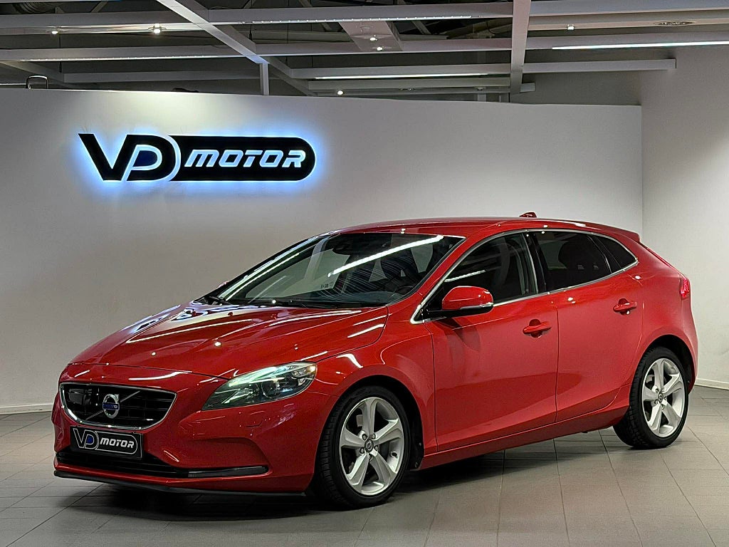Volvo V40 D2 Aut Momentum Värmare Läder Navi Drag 115hk