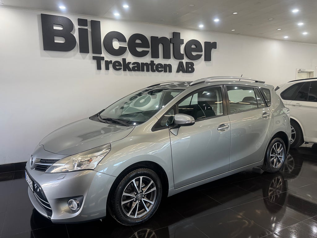 Toyota Verso 2.0 D-4D Euro 5 7-Sits Dragkrok