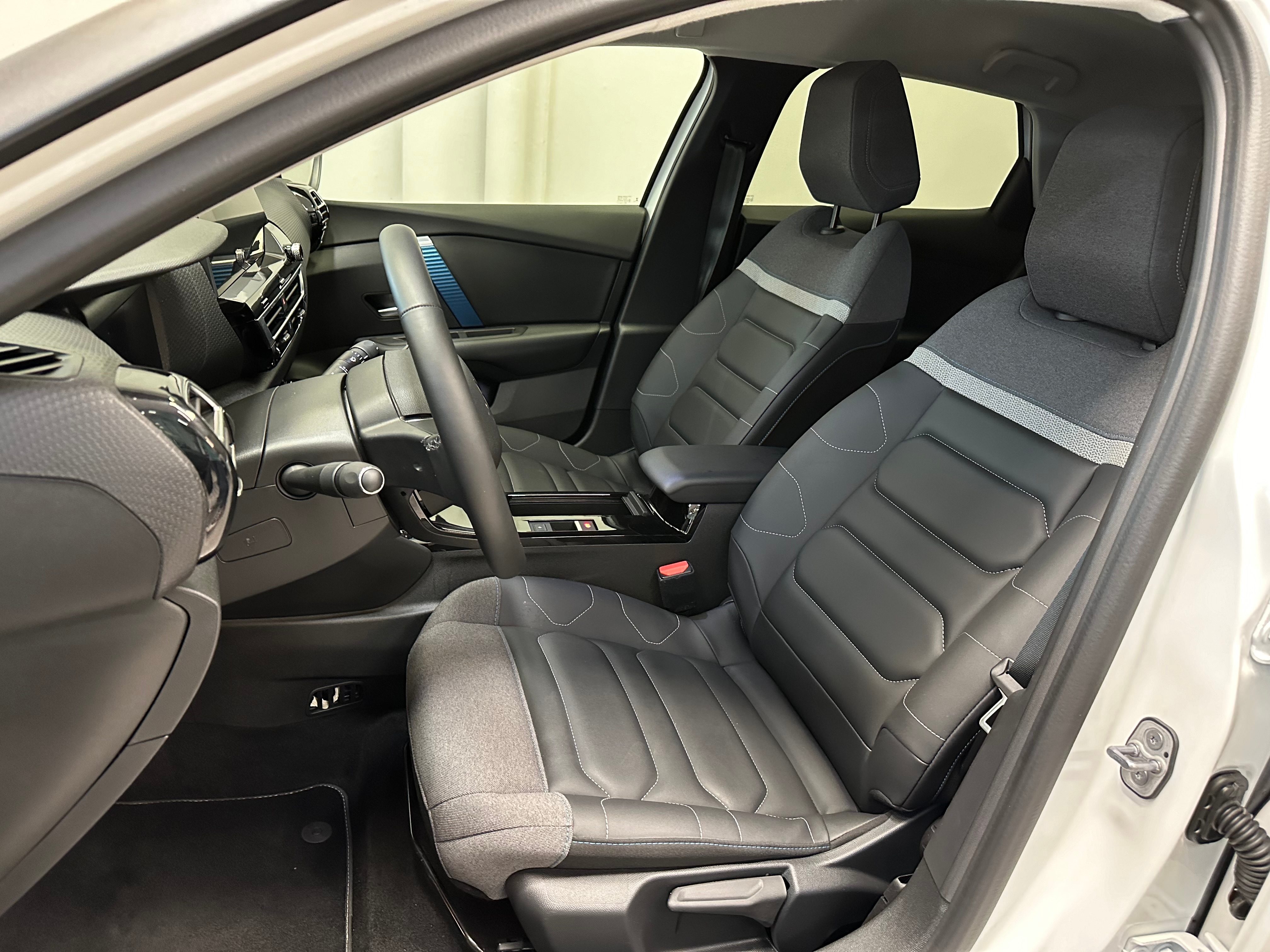 Citroen C4 ë-Shine 50 kWh 136hk 2022, bild 6/36