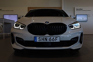 Halvkombi BMW 118I 8 av 30
