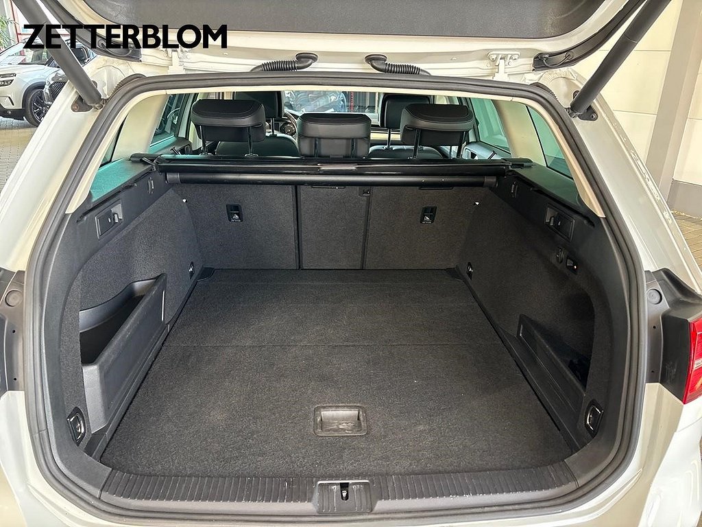 Kombi Volkswagen Passat 24 av 27