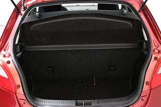 Halvkombi Mazda 2 8 av 25