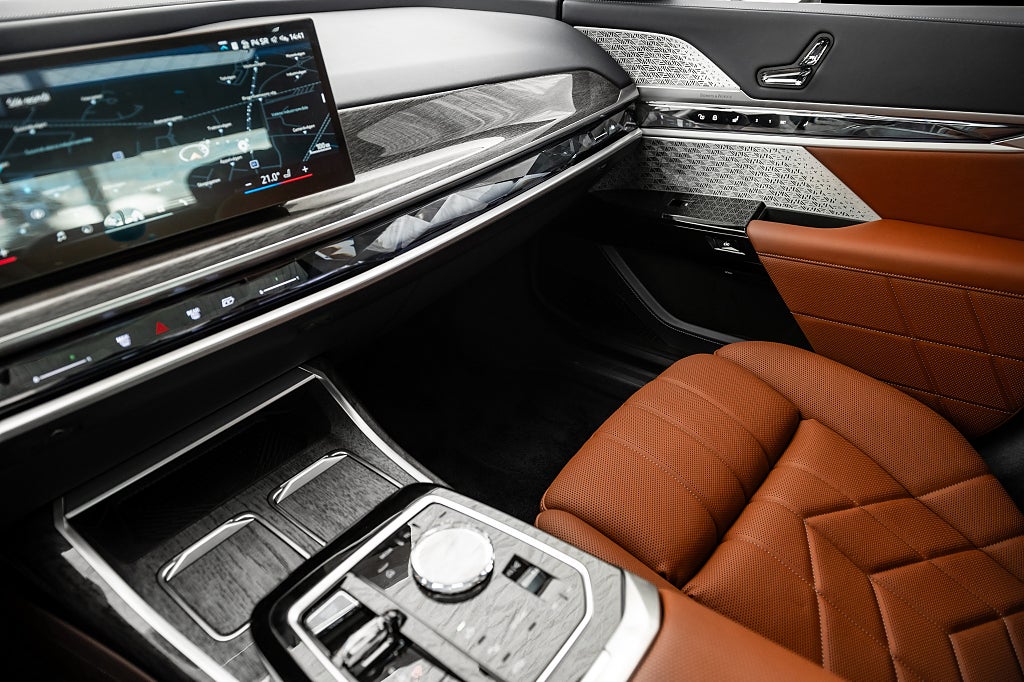 BMW i7 2023 - miniatyr 20