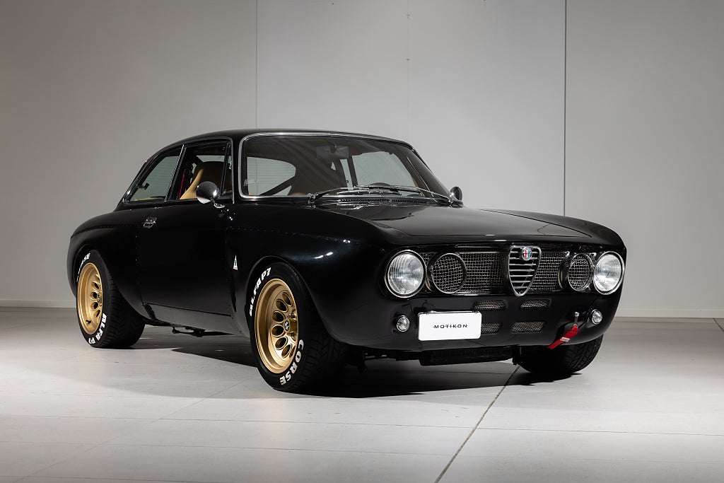 Alfa Romeo GT GTAm Alfaholics Restomod