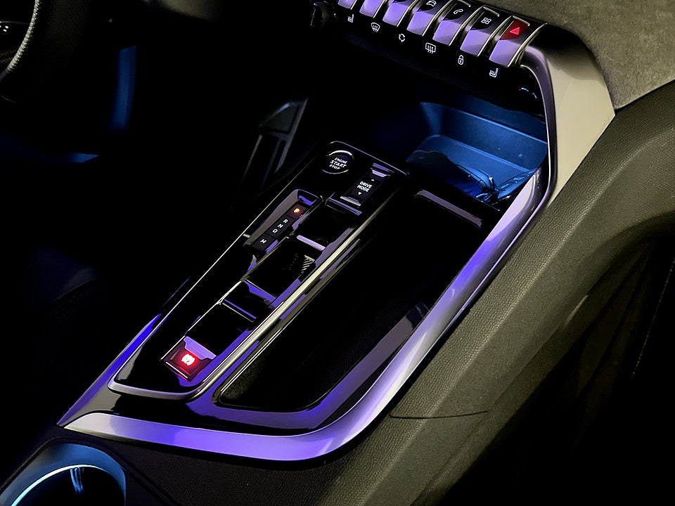 Bild på Peugeot 5008 GT 1.2 PT 130hk Aut 7-SITS B-KAMERA CARPLAY