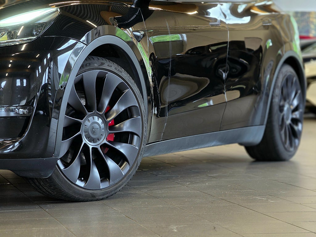 Tesla Model Y Performance