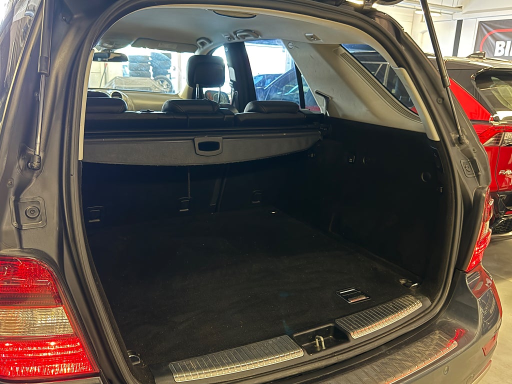 Mercedes-Benz ML 2010 - miniatyr 21