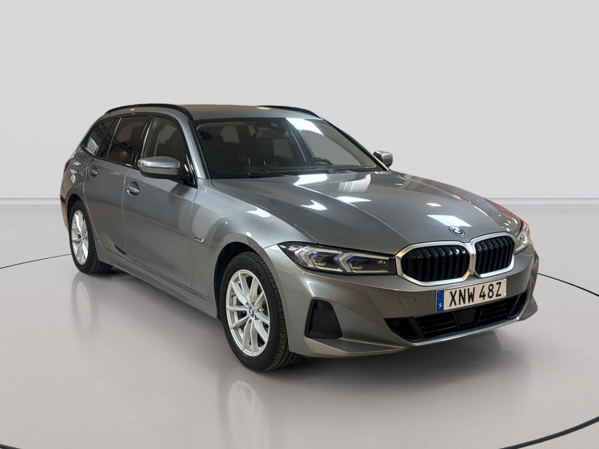 BMW 330e 2023, bild 6/10