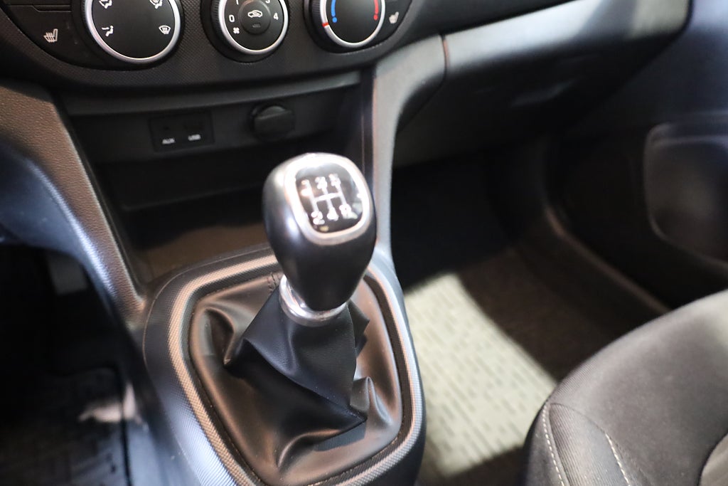 Hyundai i10 1.0 blue 67HK Comfort Rattvärme AUX USB 2018