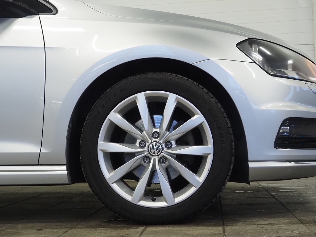 Volkswagen Golf 1.4 TSI 150hk GT R-Line Parkeringsvärmare ACC 2016