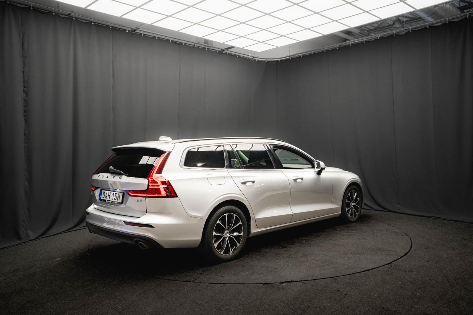 Volvo V60 B4 Advanced KAMERA D-VÄRMARE 1-ÄGARE ADAPTIV-FART MOMS 2022 - miniatyr 6