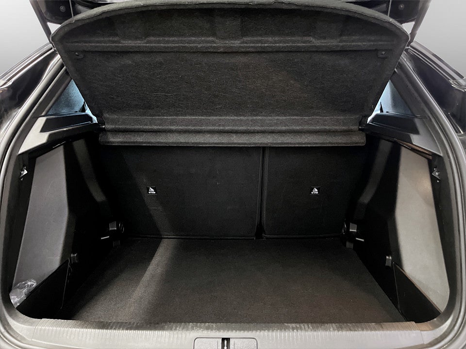 Bild på Peugeot 2008  Allure 1.2 PT 130hk B-KAMERA CARPLAY