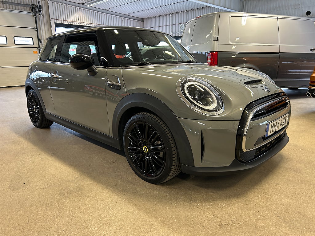 MINI Cooper SE 184hk Kamera Navi Keyless Assistant Package