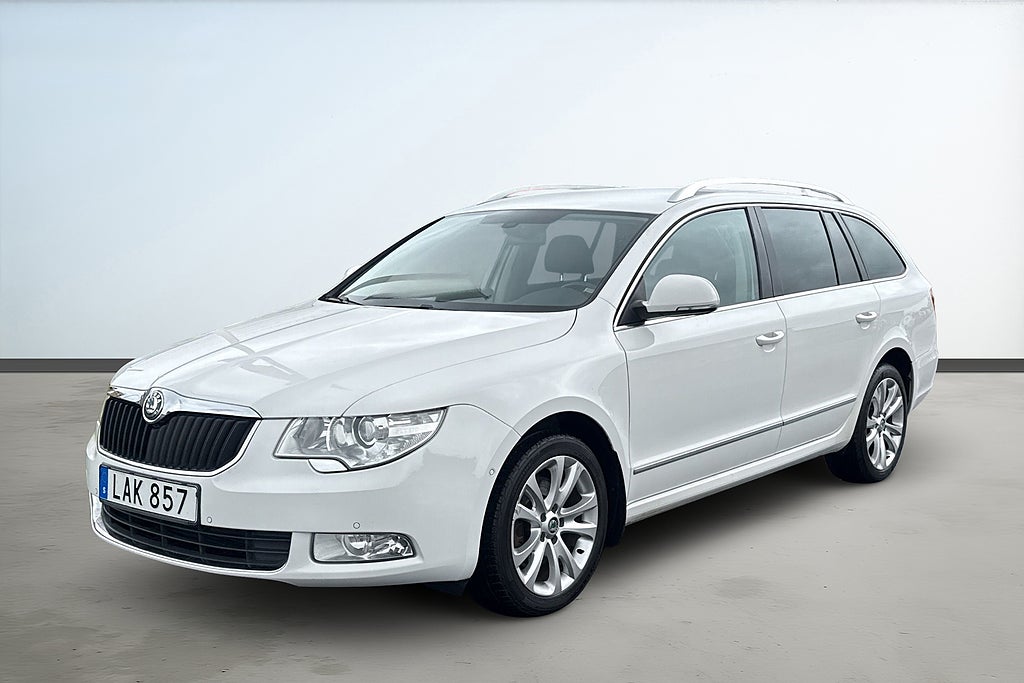 Skoda Superb Kombi 2.0 TDI Dieselvärmare GPS Kamrem bytt