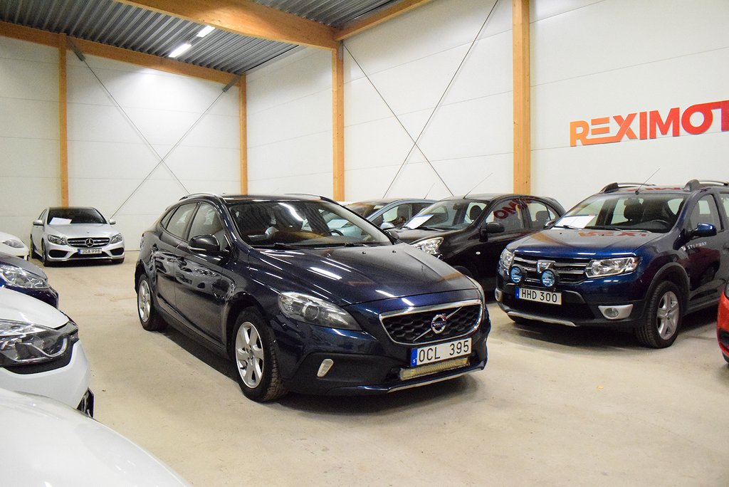 Volvo V40 Cross Country D2 Momentum  Ny Besiktad 