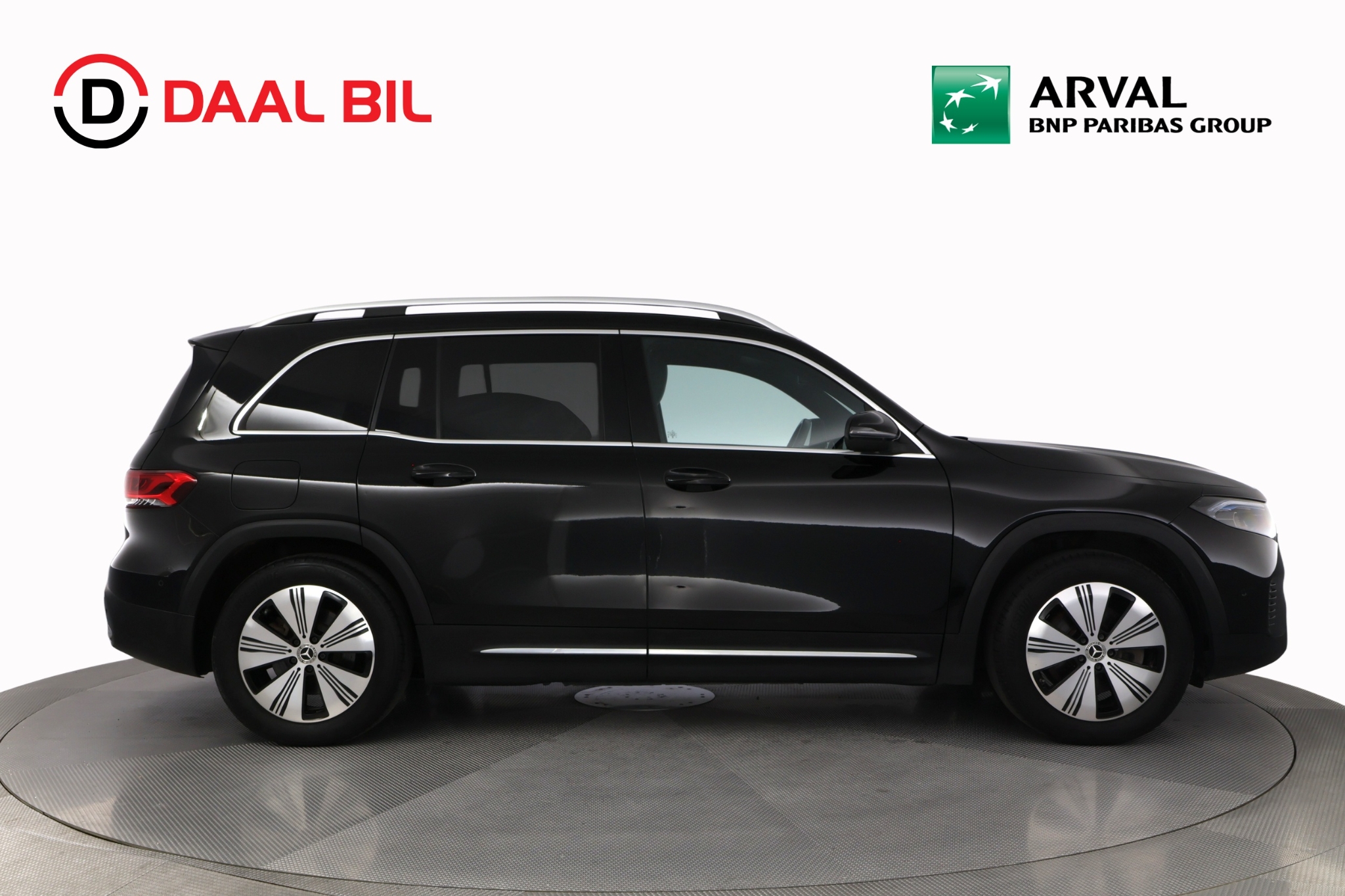 Mercedes-Benz EQB 2023, photo 5/10