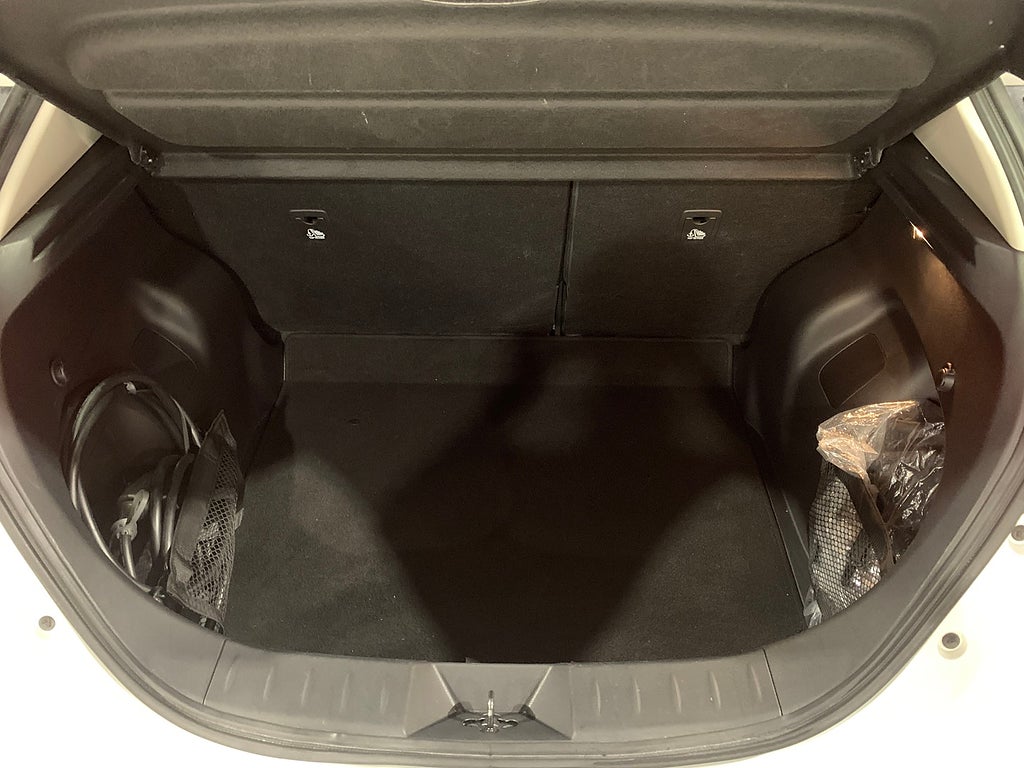 Nissan Leaf N-Connecta|40kWh|Värmepump|360 kamera