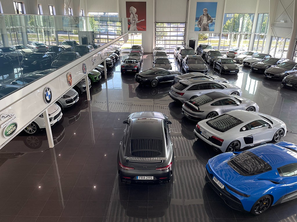Mercedes-Benz AMG GT 63 S 2024 - miniatyr 3