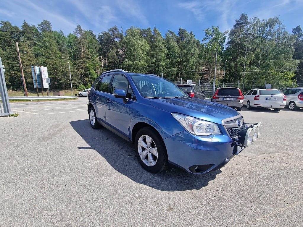Subaru Forester 2.0 4WD 147hk Automat Dragkrok Kamera Välvårdad Euro 6