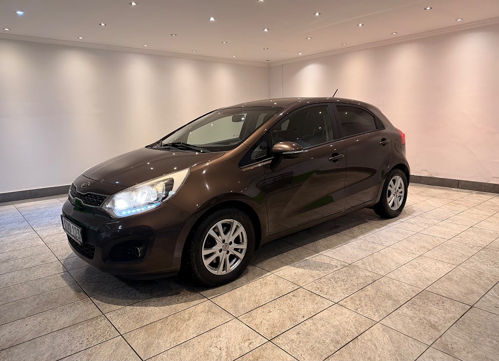 Kia Rio 5-dörrar 1.4 CRDi GLS, Rattvärme, V-däck ingår