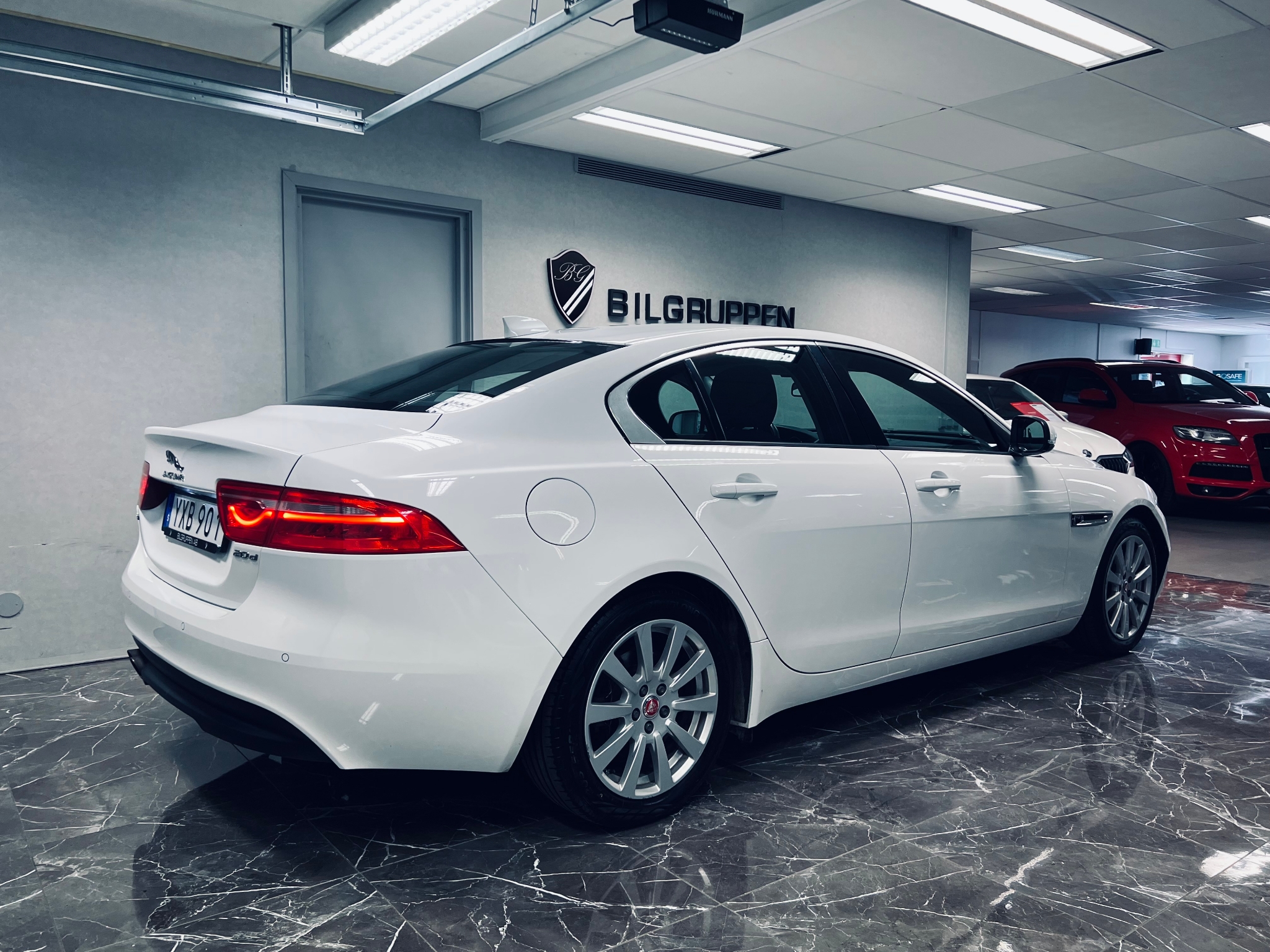 Jaguar XE 20d 180hk Spirit Edition 2018, kuva 4/51