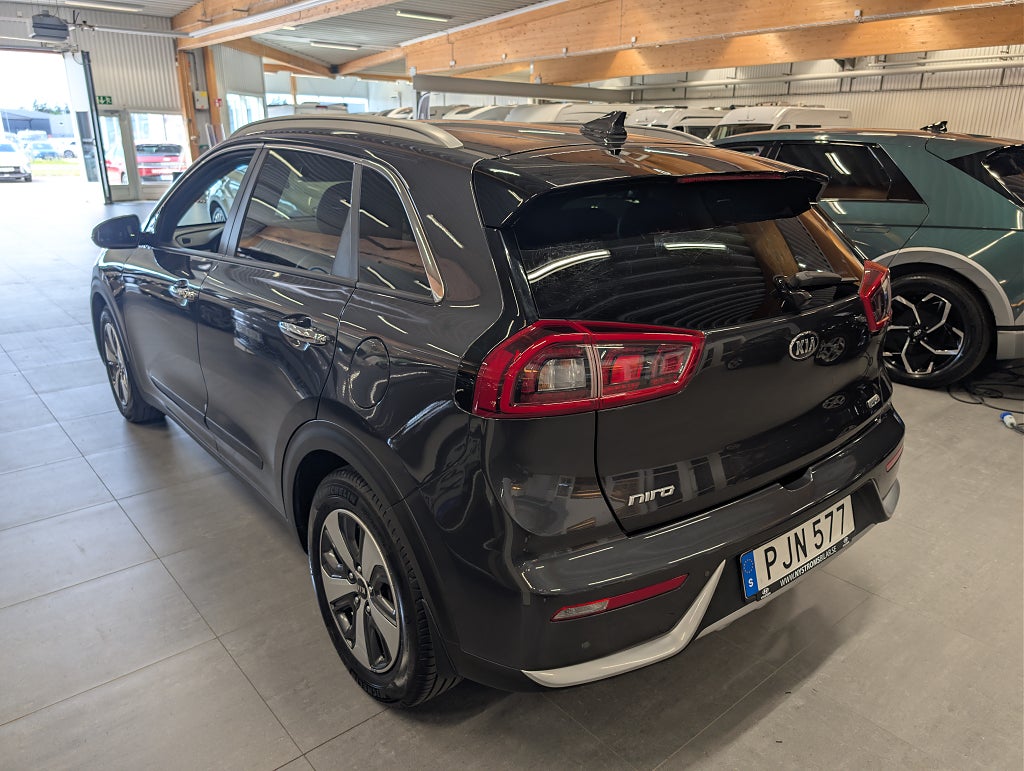 Kia Niro Hybrid DCT Advance Plus Pano/M-värm/V-hjul thumbnail