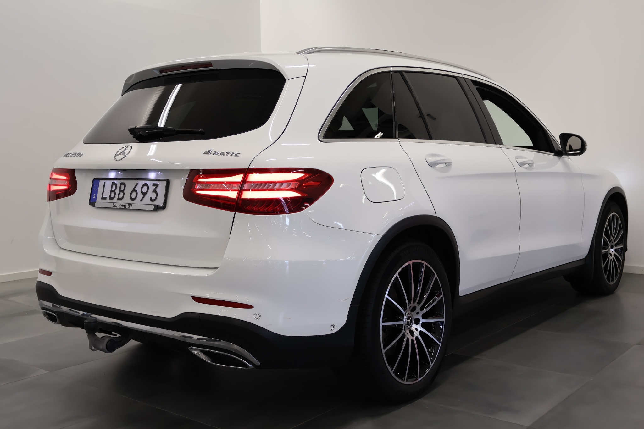 Mercedes-Benz GLC 2016, bild 4/10