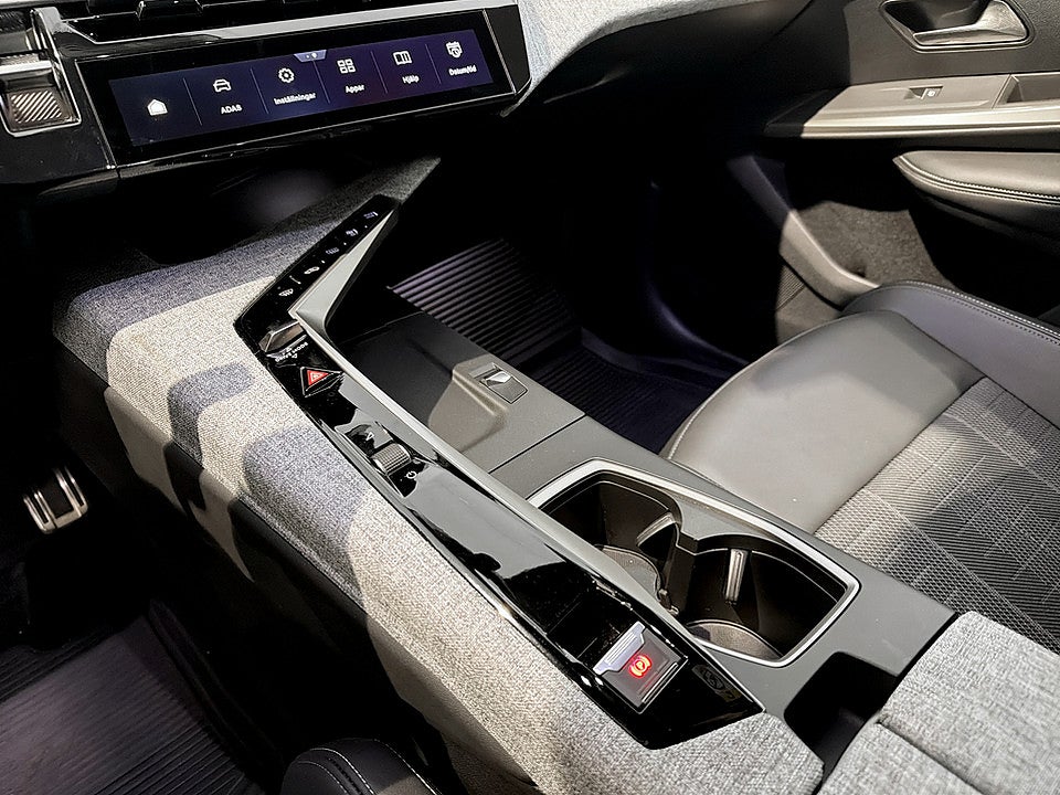 Bild på Peugeot 3008 GT Hybrid 145hk Aut B-KAMERA CARPLAY