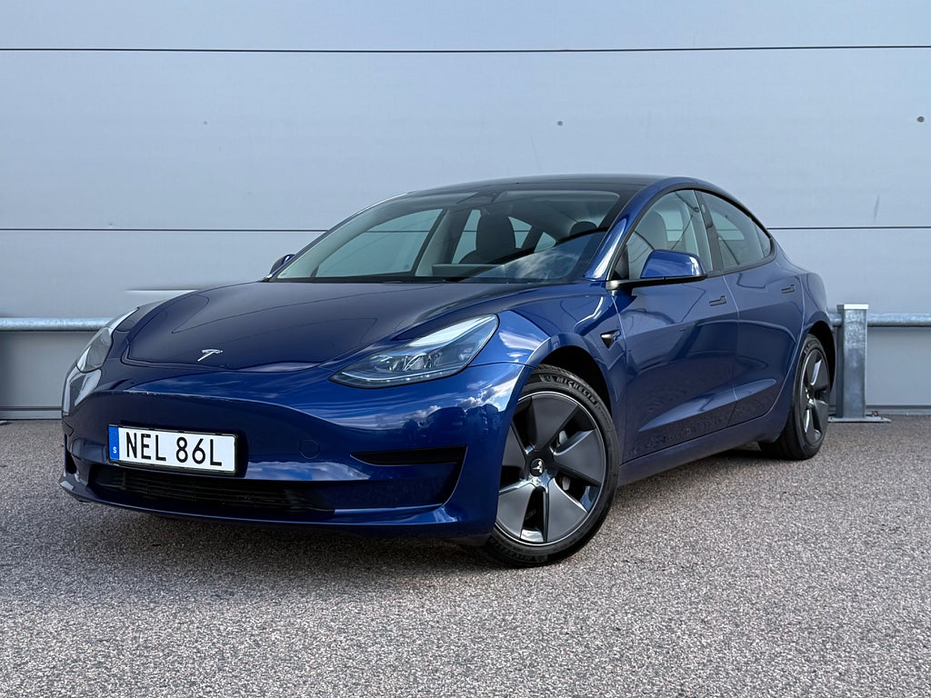 Tesla Model 3 Standard Range / 1 brukare / Moms / Vinterhjul