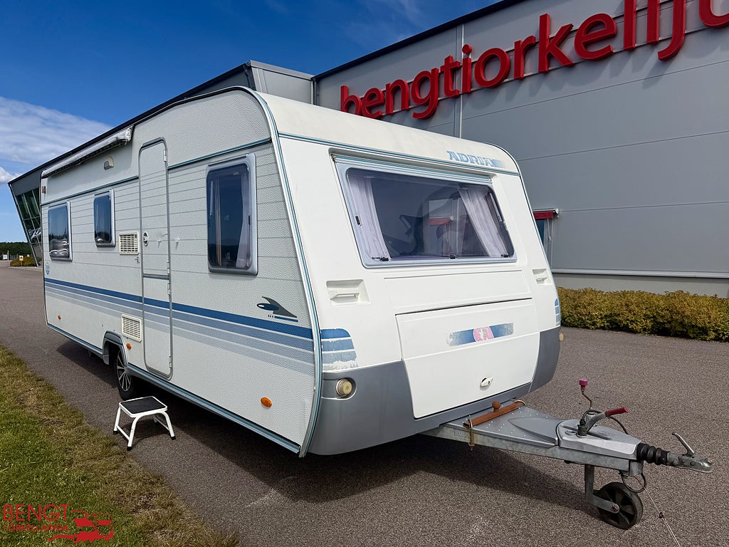 Adria UNICA C 563UK